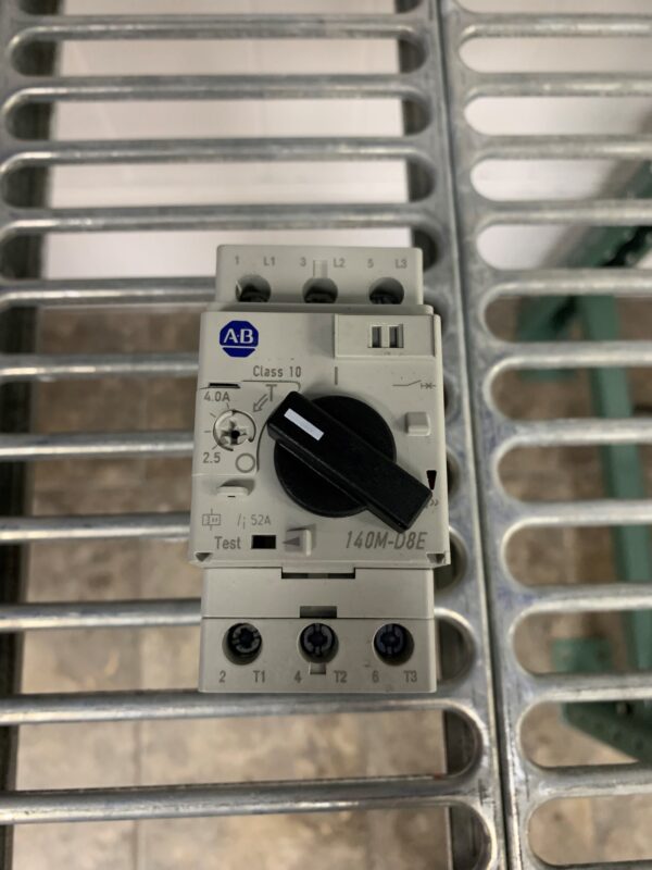 Allen-Bradley 140M-D8E-B25	Motor Protector